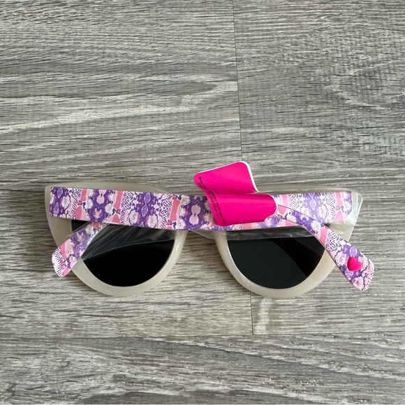NWT Betsey Johnson Women's Pin Up Sunglasses Cateye, Nude/Snakeskin, 52mm - Picture 6 of 10